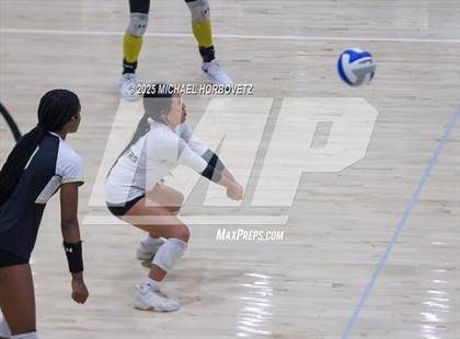 Thumbnail 2 in Plano East vs. Byron Nelson (UIL 6 D1 Regional Final) photogallery.