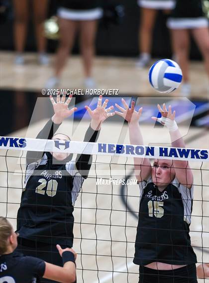 Thumbnail 2 in Plano East vs. Byron Nelson (UIL 6 D1 Regional Final) photogallery.