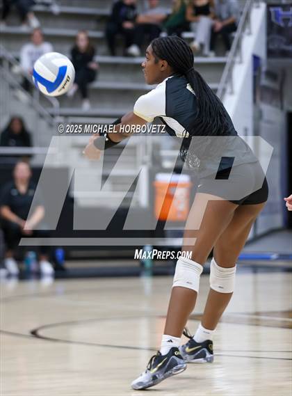 Thumbnail 2 in Plano East vs. Byron Nelson (UIL 6 D1 Regional Final) photogallery.