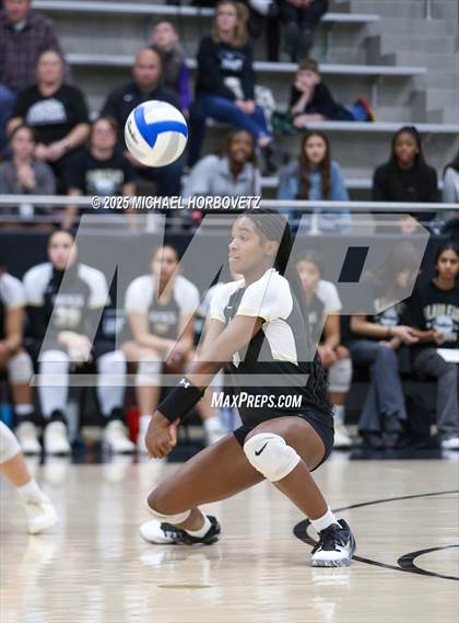 Thumbnail 2 in Plano East vs. Byron Nelson (UIL 6 D1 Regional Final) photogallery.