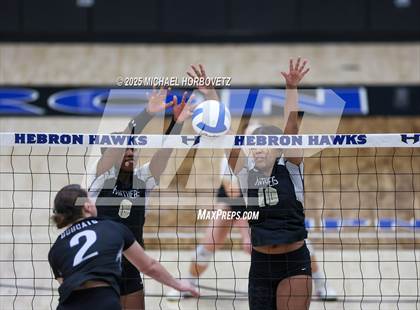 Thumbnail 1 in Plano East vs. Byron Nelson (UIL 6 D1 Regional Final) photogallery.
