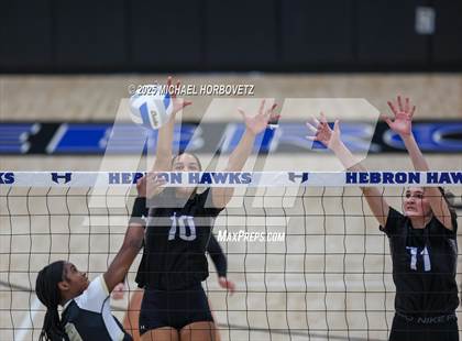 Thumbnail 2 in Plano East vs. Byron Nelson (UIL 6 D1 Regional Final) photogallery.