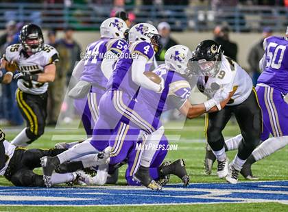 Thumbnail 2 in Mart vs. Crawford (UIL 2A D1 Quarterfinal) photogallery.