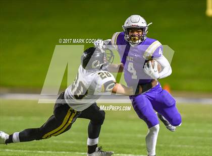 Thumbnail 2 in Mart vs. Crawford (UIL 2A D1 Quarterfinal) photogallery.