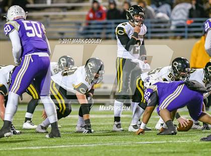 Thumbnail 2 in Mart vs. Crawford (UIL 2A D1 Quarterfinal) photogallery.