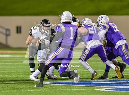 Thumbnail 2 in Mart vs. Crawford (UIL 2A D1 Quarterfinal) photogallery.