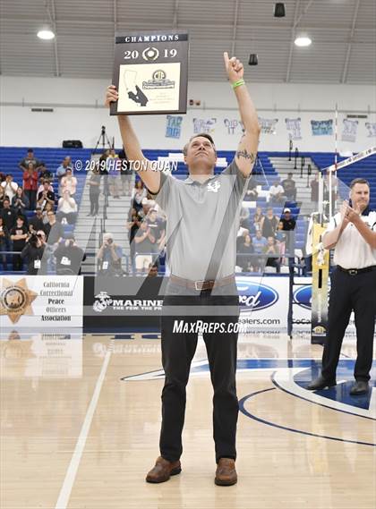 Thumbnail 2 in Oak Park vs. Saddleback Valley Christian (CIF-SS D2 Final) photogallery.