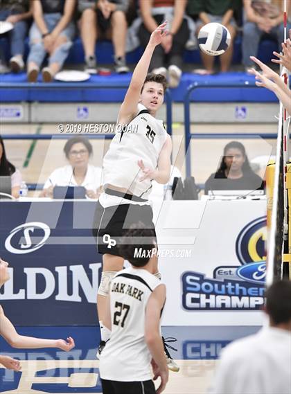 Thumbnail 2 in Oak Park vs. Saddleback Valley Christian (CIF-SS D2 Final) photogallery.