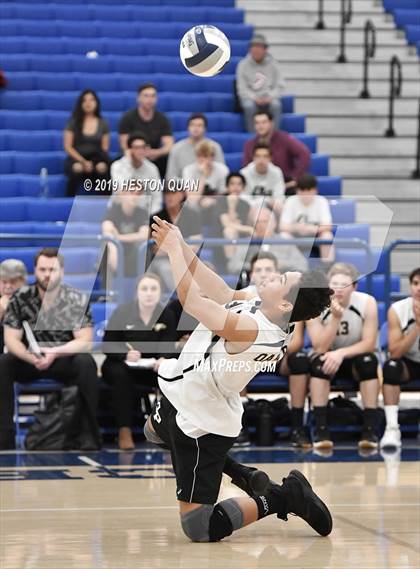 Thumbnail 3 in Oak Park vs. Saddleback Valley Christian (CIF-SS D2 Final) photogallery.