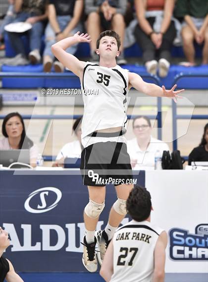 Thumbnail 3 in Oak Park vs. Saddleback Valley Christian (CIF-SS D2 Final) photogallery.