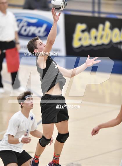 Thumbnail 3 in Oak Park vs. Saddleback Valley Christian (CIF-SS D2 Final) photogallery.