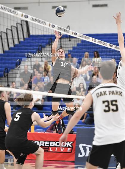 Thumbnail 2 in Oak Park vs. Saddleback Valley Christian (CIF-SS D2 Final) photogallery.
