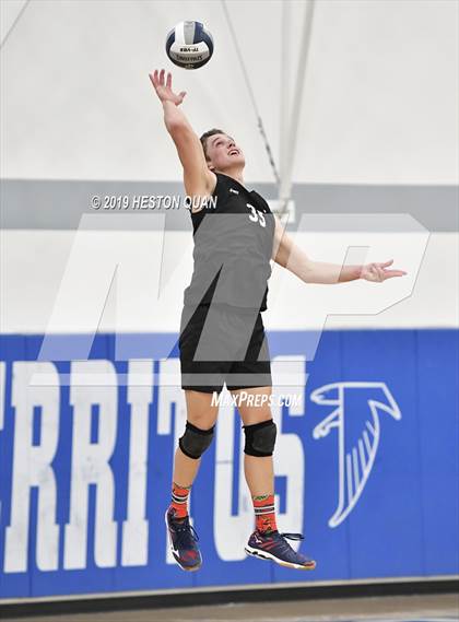 Thumbnail 2 in Oak Park vs. Saddleback Valley Christian (CIF-SS D2 Final) photogallery.