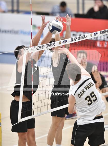 Thumbnail 1 in Oak Park vs. Saddleback Valley Christian (CIF-SS D2 Final) photogallery.