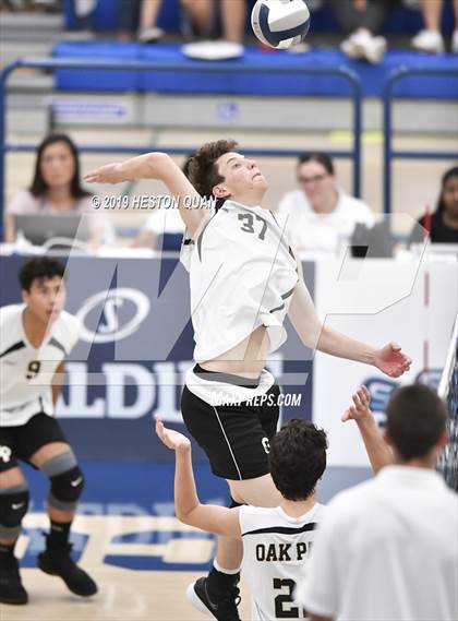 Thumbnail 3 in Oak Park vs. Saddleback Valley Christian (CIF-SS D2 Final) photogallery.