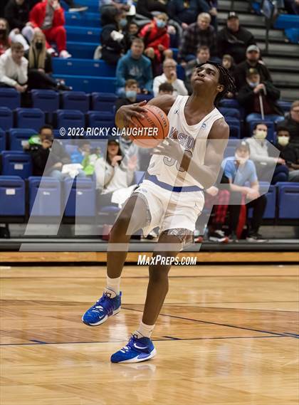 Thumbnail 2 in Whitney Young vs. Vashon photogallery.