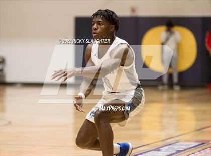 Thumbnail 3 in Whitney Young vs. Vashon photogallery.