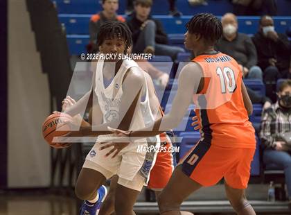 Thumbnail 2 in Whitney Young vs. Vashon photogallery.
