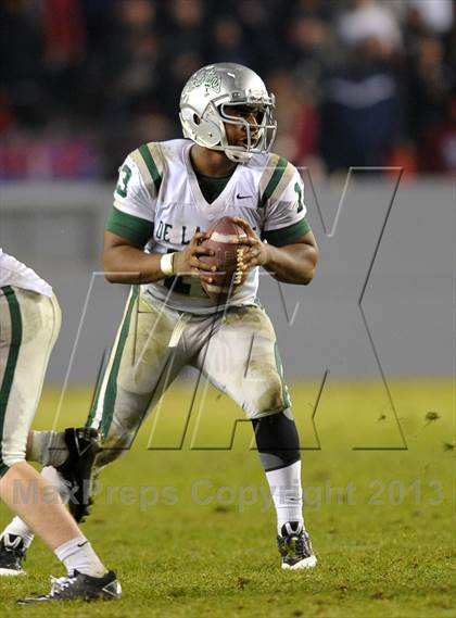 Thumbnail 3 in De La Salle vs. St. John Bosco (CIF State Open Division Final) photogallery.