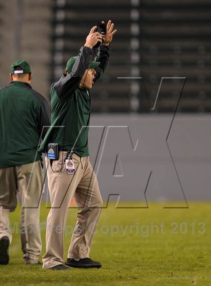 Thumbnail 2 in De La Salle vs. St. John Bosco (CIF State Open Division Final) photogallery.
