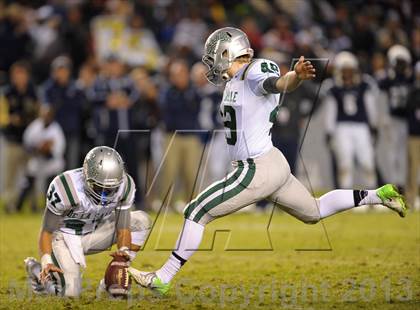 Thumbnail 3 in De La Salle vs. St. John Bosco (CIF State Open Division Final) photogallery.
