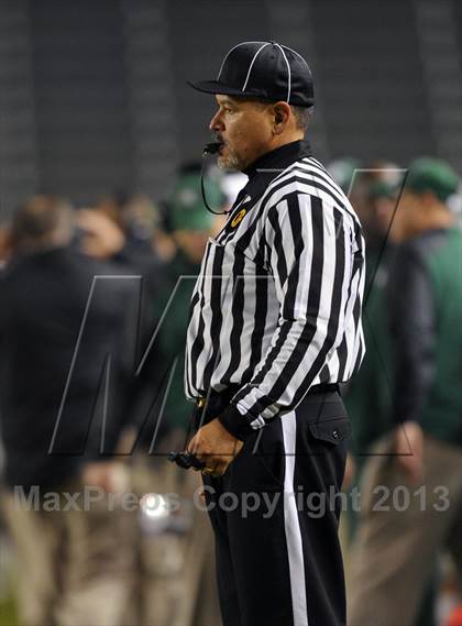 Thumbnail 1 in De La Salle vs. St. John Bosco (CIF State Open Division Final) photogallery.