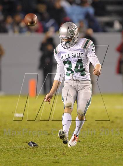 Thumbnail 3 in De La Salle vs. St. John Bosco (CIF State Open Division Final) photogallery.