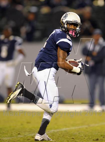 Thumbnail 3 in De La Salle vs. St. John Bosco (CIF State Open Division Final) photogallery.