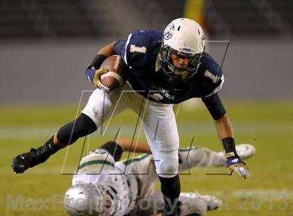 Thumbnail 2 in De La Salle vs. St. John Bosco (CIF State Open Division Final) photogallery.