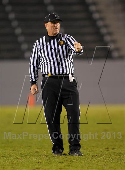 Thumbnail 3 in De La Salle vs. St. John Bosco (CIF State Open Division Final) photogallery.