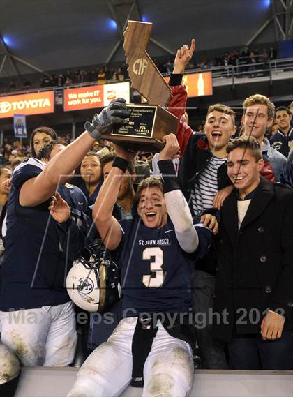 Thumbnail 1 in De La Salle vs. St. John Bosco (CIF State Open Division Final) photogallery.
