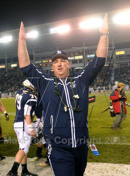 Thumbnail 3 in De La Salle vs. St. John Bosco (CIF State Open Division Final) photogallery.