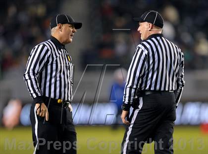 Thumbnail 2 in De La Salle vs. St. John Bosco (CIF State Open Division Final) photogallery.