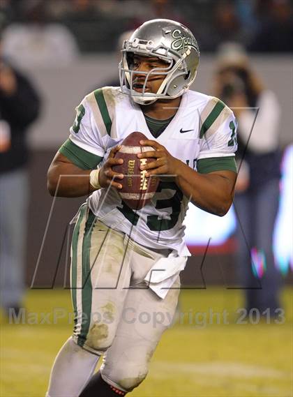Thumbnail 2 in De La Salle vs. St. John Bosco (CIF State Open Division Final) photogallery.