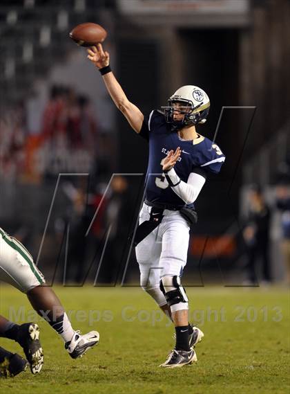 Thumbnail 3 in De La Salle vs. St. John Bosco (CIF State Open Division Final) photogallery.
