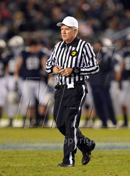 Thumbnail 3 in De La Salle vs. St. John Bosco (CIF State Open Division Final) photogallery.