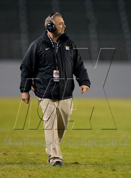 Thumbnail 3 in De La Salle vs. St. John Bosco (CIF State Open Division Final) photogallery.