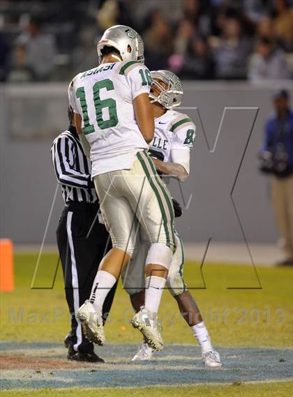 Thumbnail 3 in De La Salle vs. St. John Bosco (CIF State Open Division Final) photogallery.