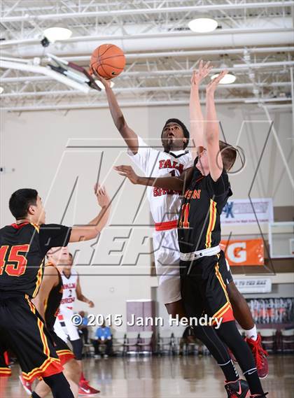 Thumbnail 2 in Mission Viejo vs. Palm Springs (MaxPreps Holiday Classic) photogallery.