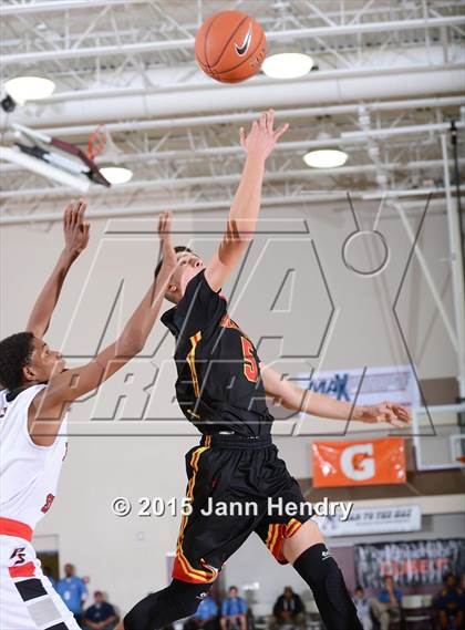 Thumbnail 1 in Mission Viejo vs. Palm Springs (MaxPreps Holiday Classic) photogallery.