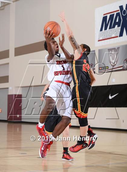 Thumbnail 3 in Mission Viejo vs. Palm Springs (MaxPreps Holiday Classic) photogallery.