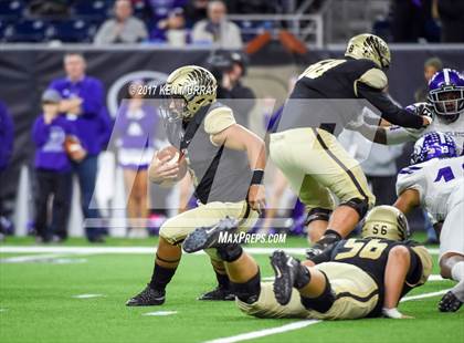 Thumbnail 2 in Foster vs Angleton (UIL 5A D1 Regional Playoff) photogallery.