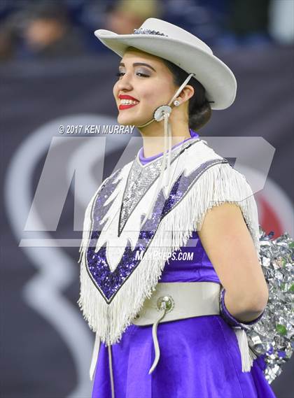 Thumbnail 3 in Foster vs Angleton (UIL 5A D1 Regional Playoff) photogallery.