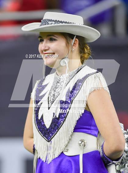 Thumbnail 2 in Foster vs Angleton (UIL 5A D1 Regional Playoff) photogallery.