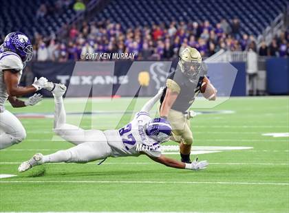 Thumbnail 1 in Foster vs Angleton (UIL 5A D1 Regional Playoff) photogallery.