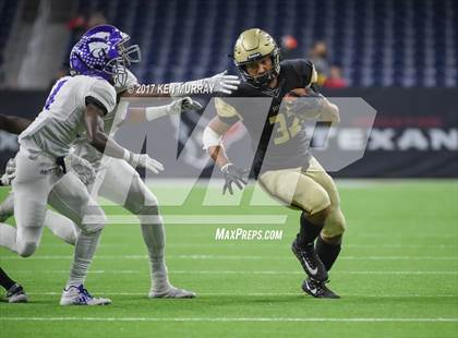 Thumbnail 2 in Foster vs Angleton (UIL 5A D1 Regional Playoff) photogallery.