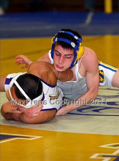 Thumbnail 3 in West Islip Holiday Tournament photogallery.