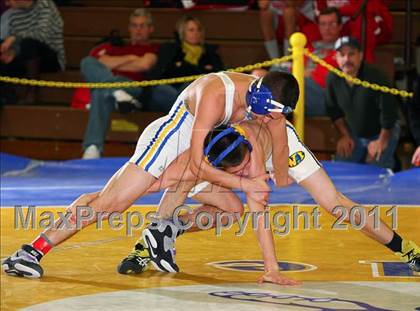 Thumbnail 2 in West Islip Holiday Tournament photogallery.
