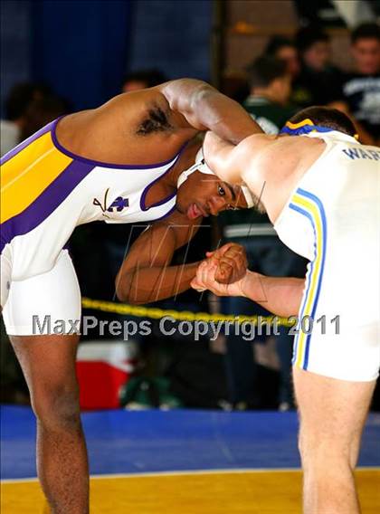 Thumbnail 3 in West Islip Holiday Tournament photogallery.