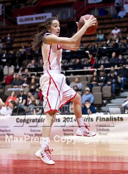 Thumbnail 3 in Lindsay vs Orosi (CIF CS D4 Final) photogallery.
